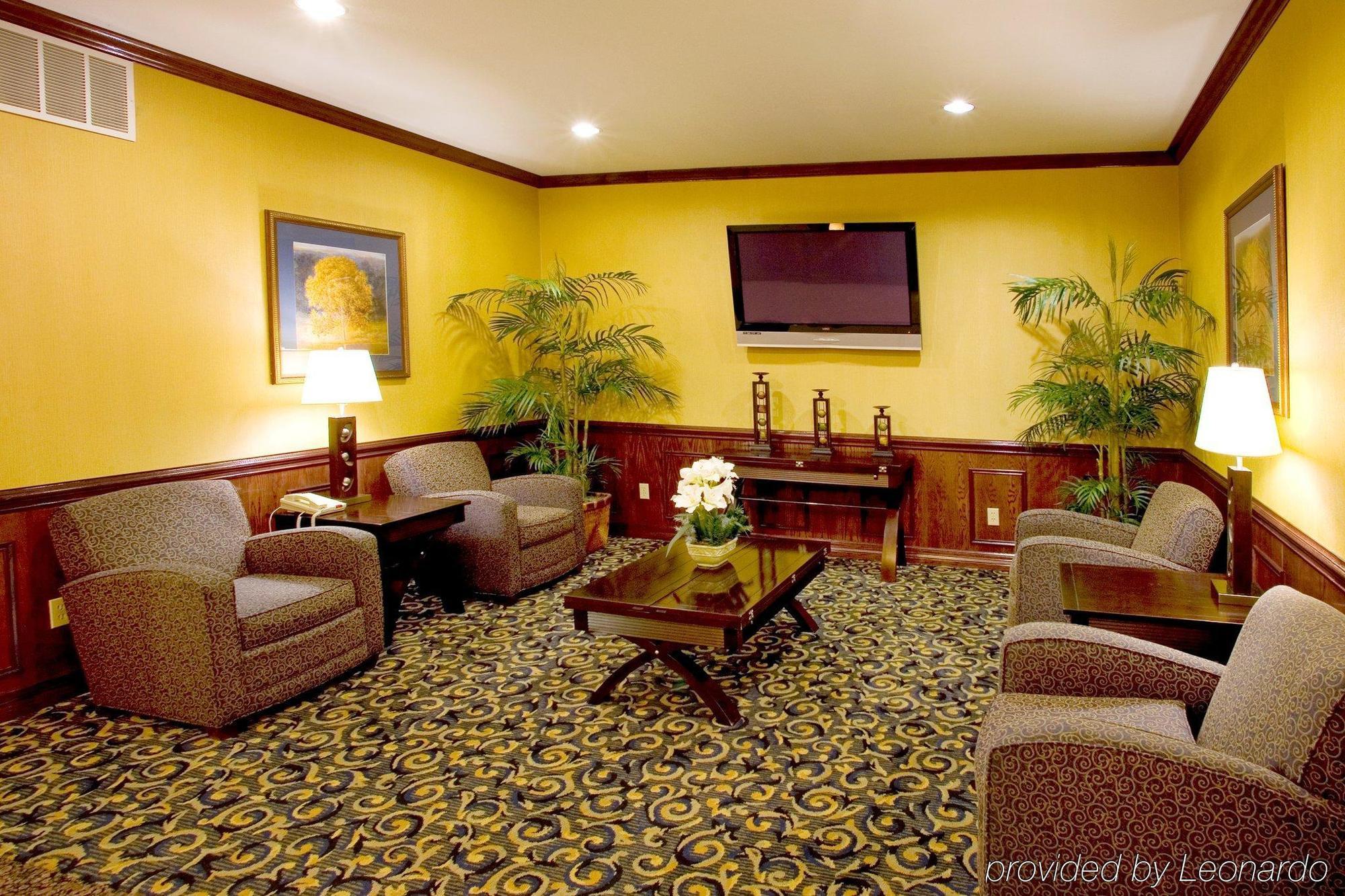 Holiday Inn Express Hotel And Suites Falfurrias 내부 사진