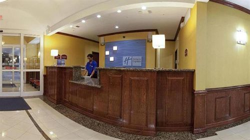Holiday Inn Express Hotel And Suites Falfurrias 외부 사진