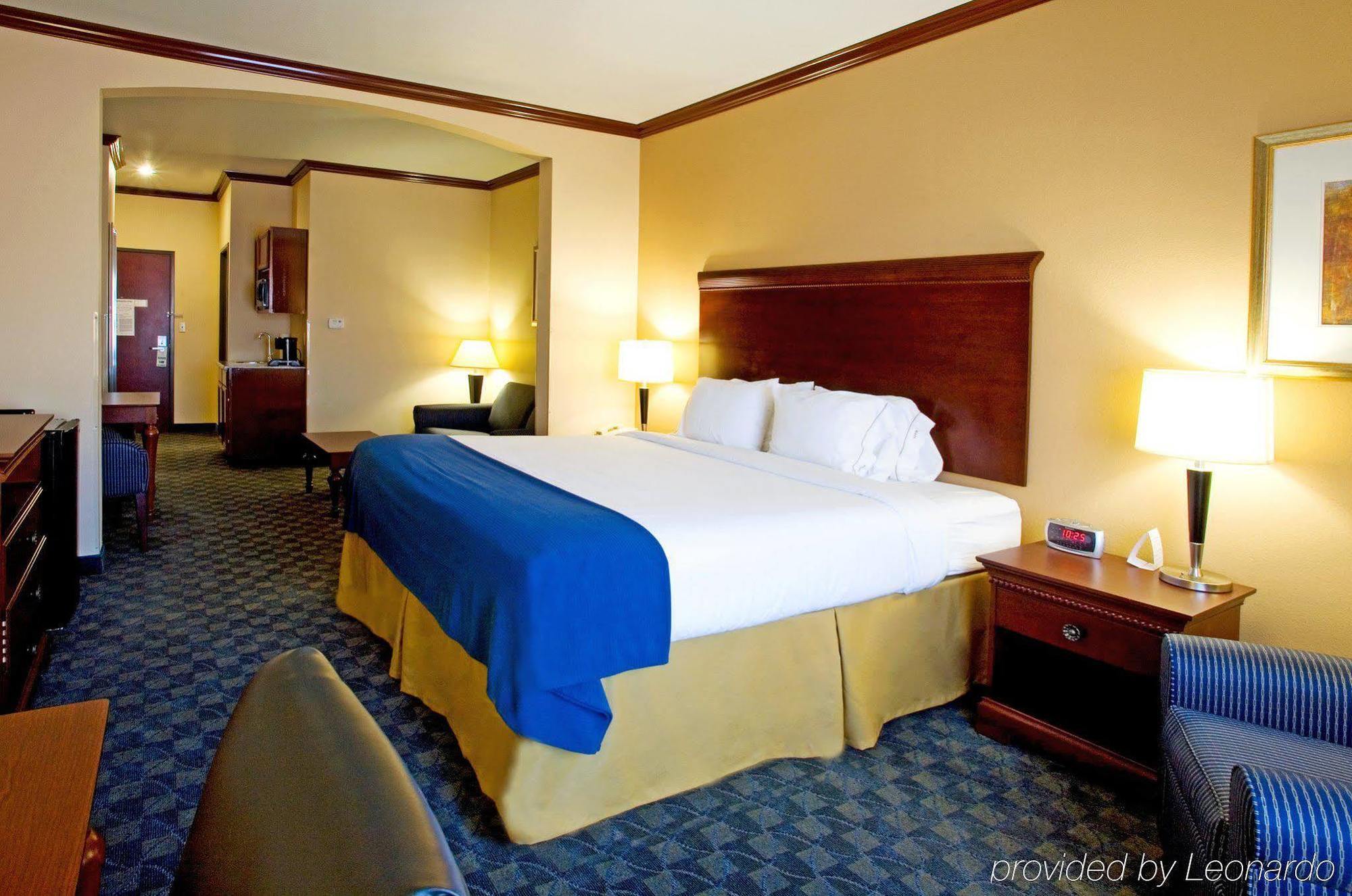 Holiday Inn Express Hotel And Suites Falfurrias 객실 사진