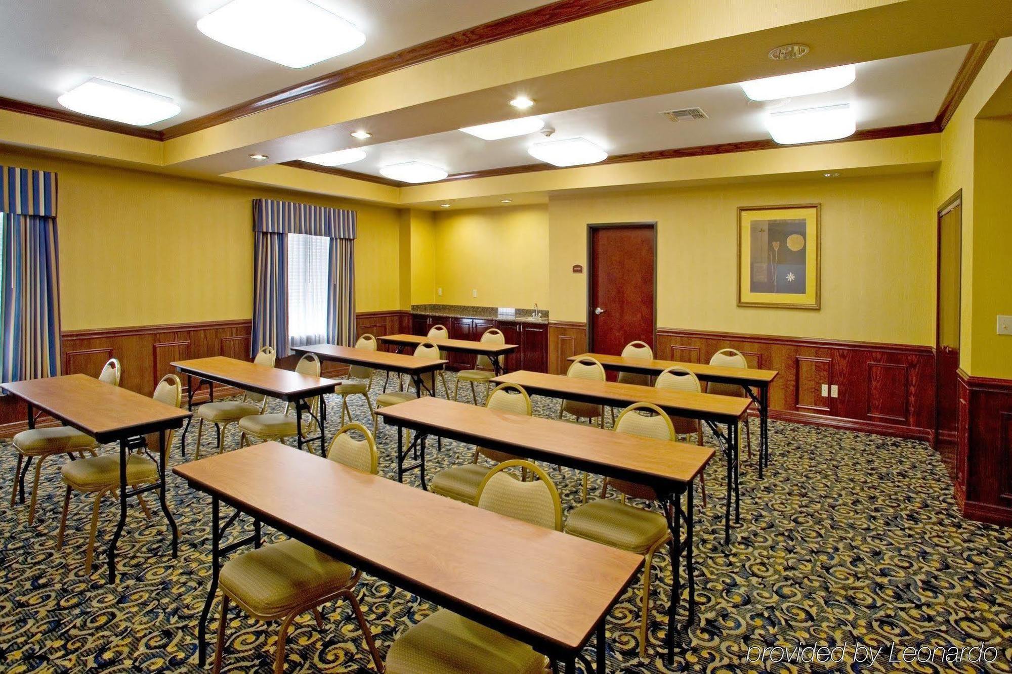 Holiday Inn Express Hotel And Suites Falfurrias 외부 사진