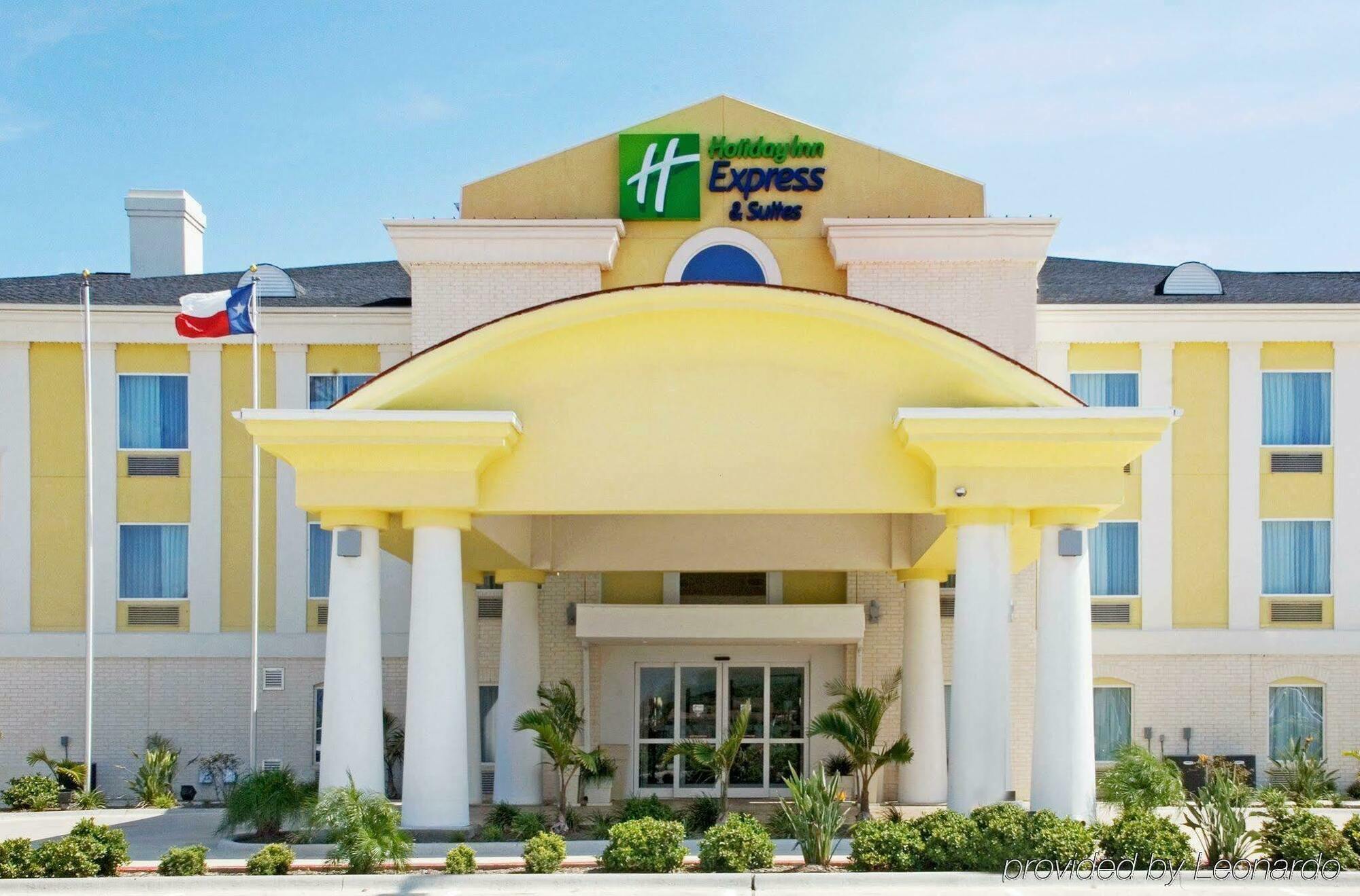 Holiday Inn Express Hotel And Suites Falfurrias 외부 사진